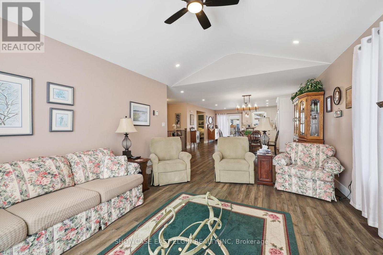 Photo 11 of 30 for 271 Sydenham Street E