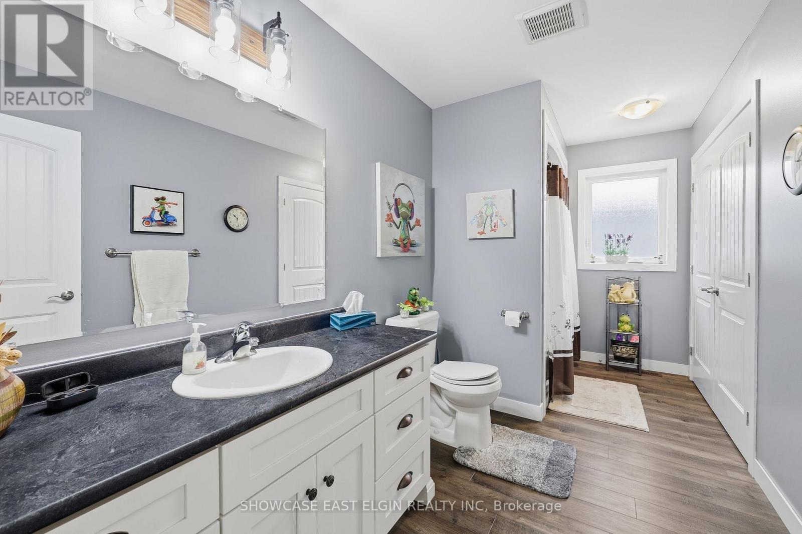 Photo 15 of 30 for 271 Sydenham Street E