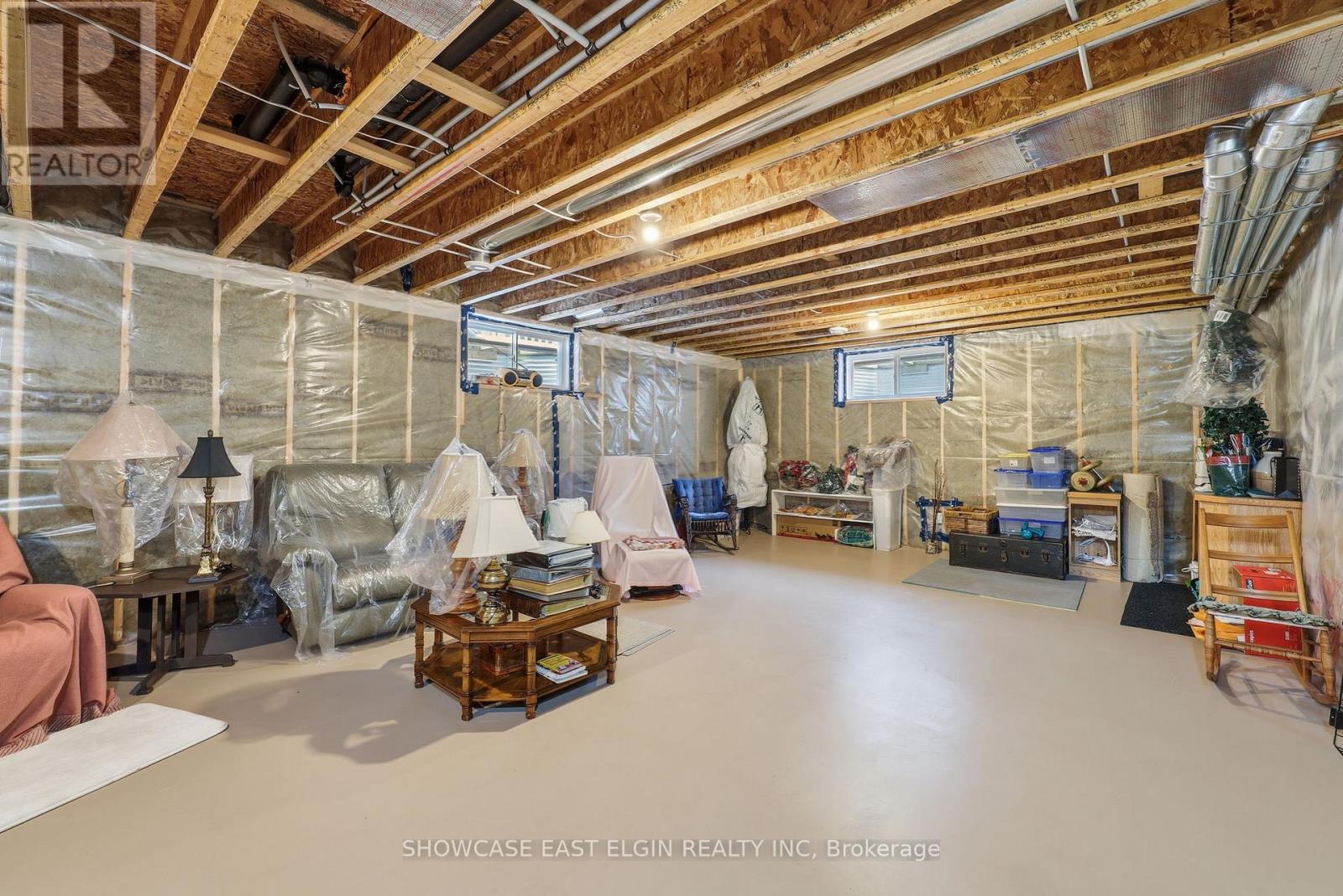 Photo 23 of 30 for 271 Sydenham Street E