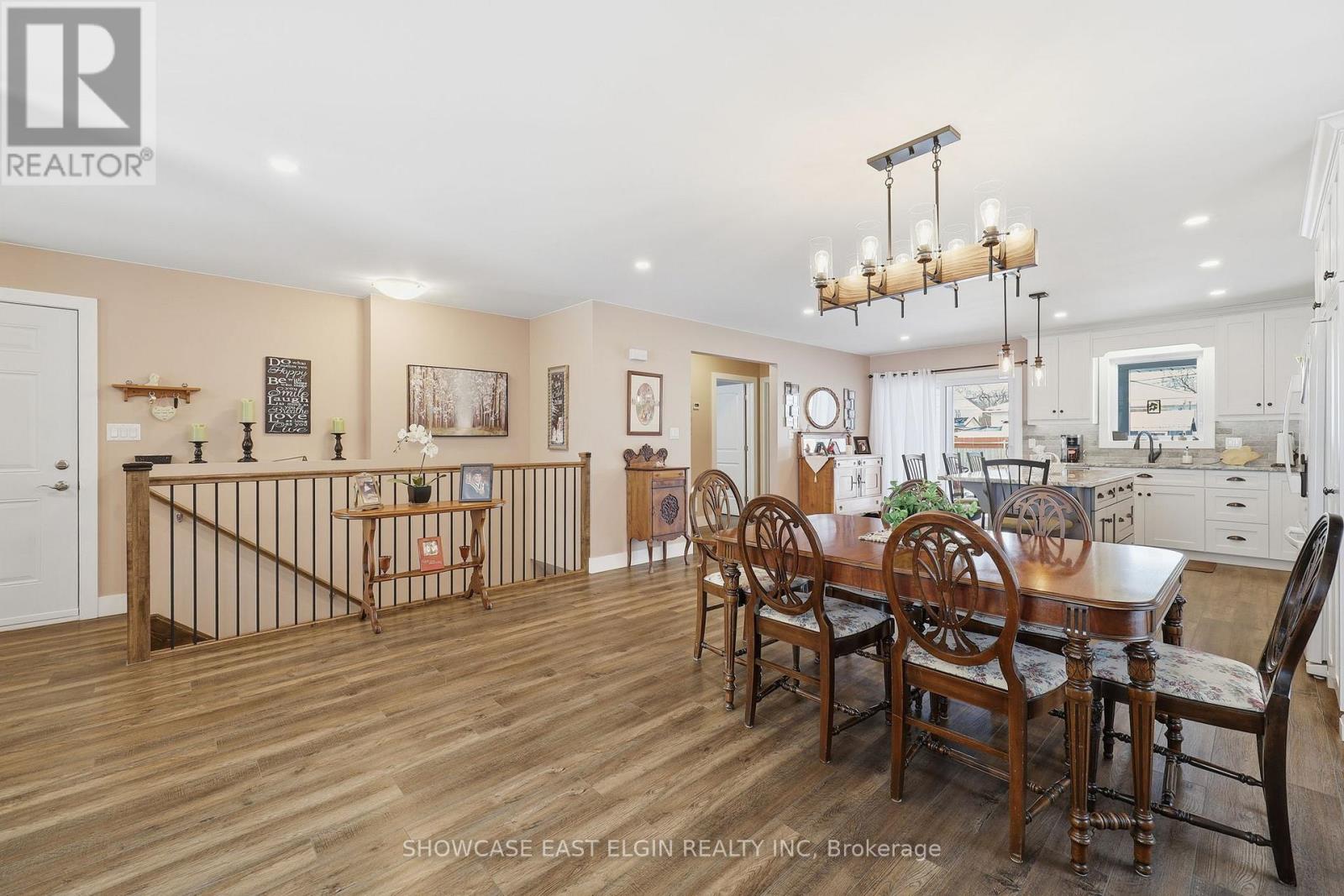 Photo 3 of 30 for 271 Sydenham Street E