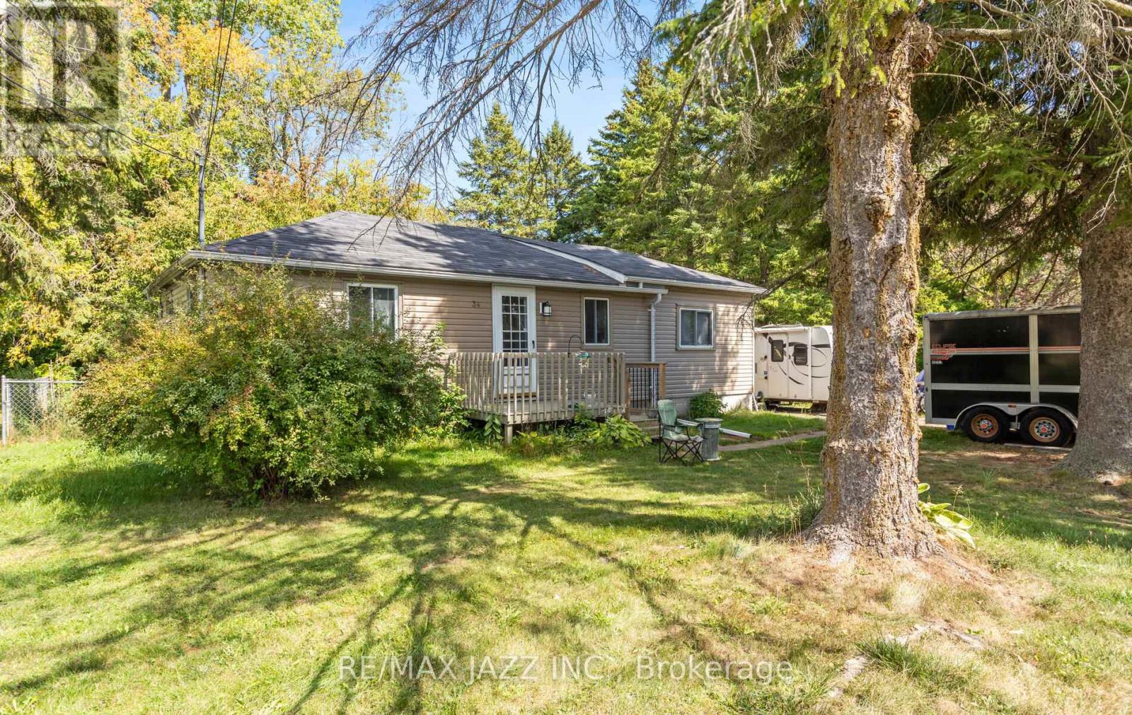 34 Fawcette Avenue, Prince Edward County (Hallowell Ward), Ontario  K0K 2T0 - Photo 2 - X12868876