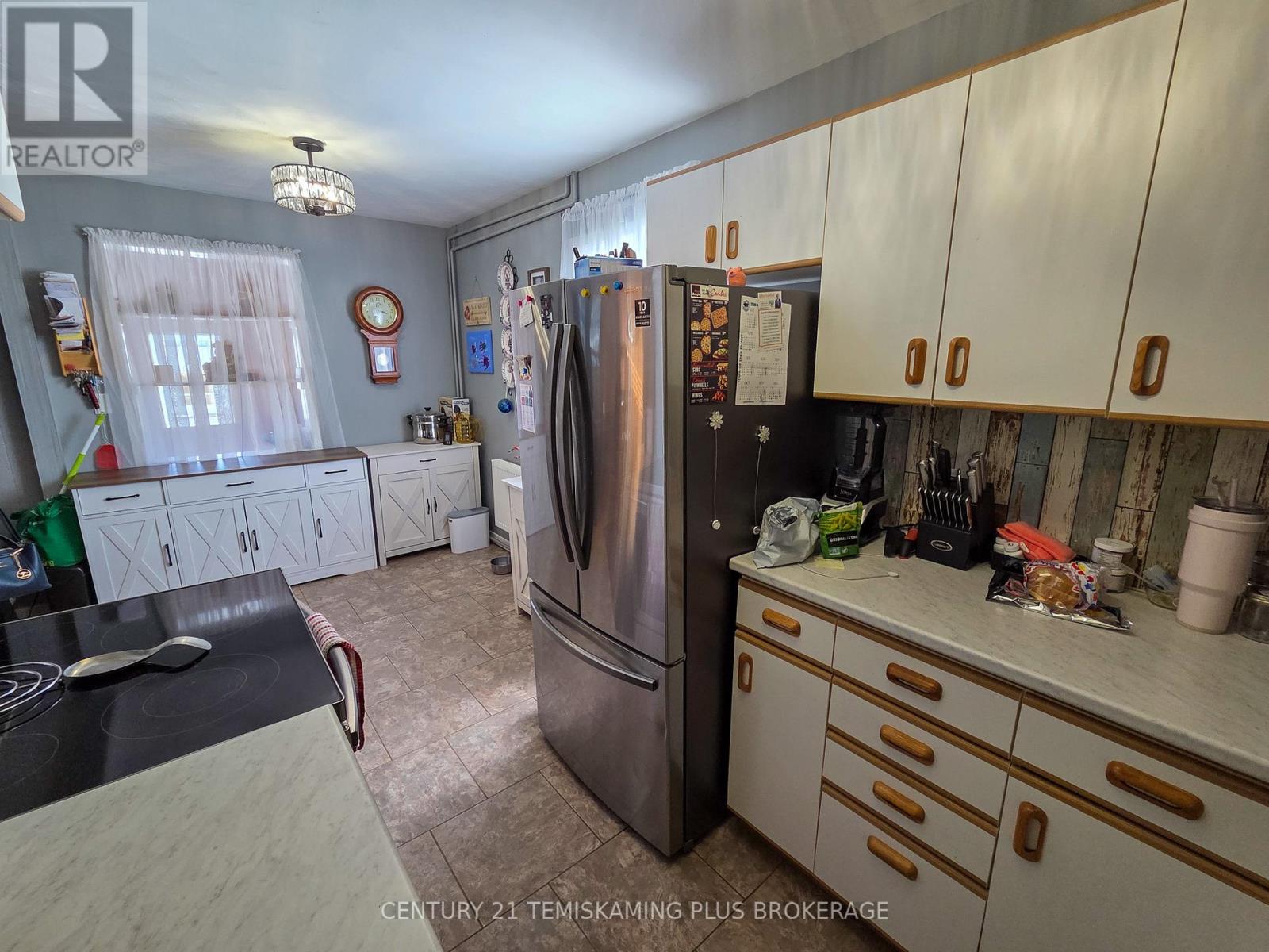 75 Seventh Avenue, Englehart, Ontario  P0J 1H0 - Photo 9 - T12868874