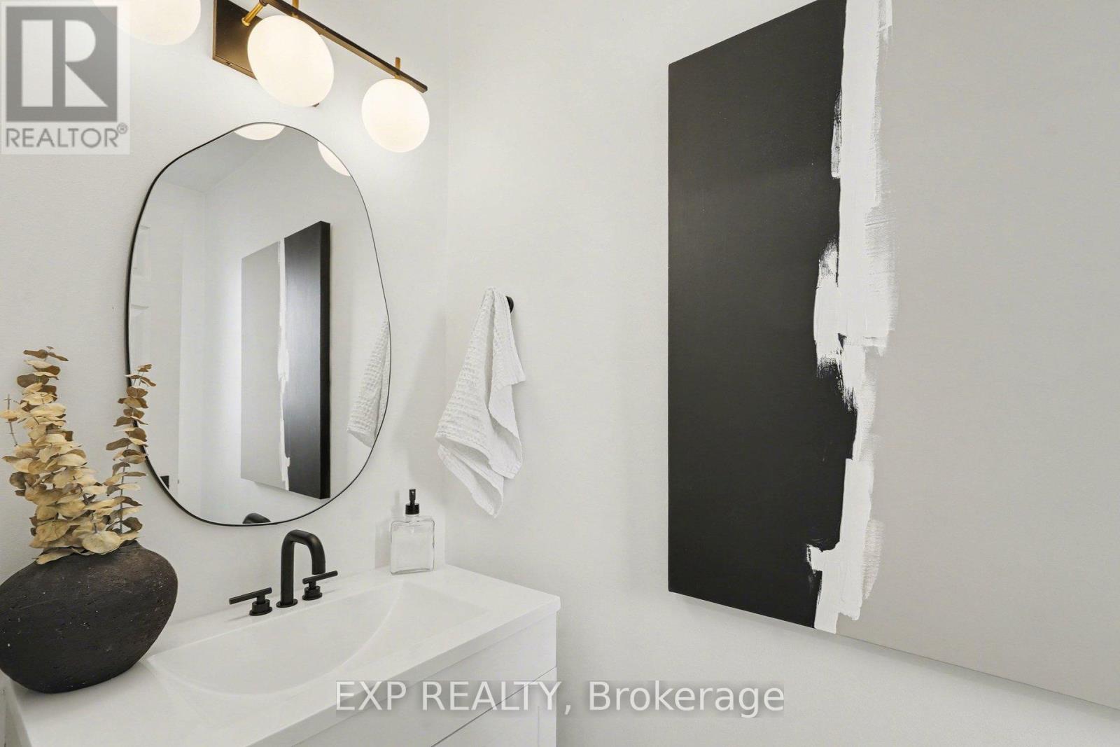 15 Hendrie Court, Ottawa, Ontario  K2L 4A4 - Photo 8 - X12868868