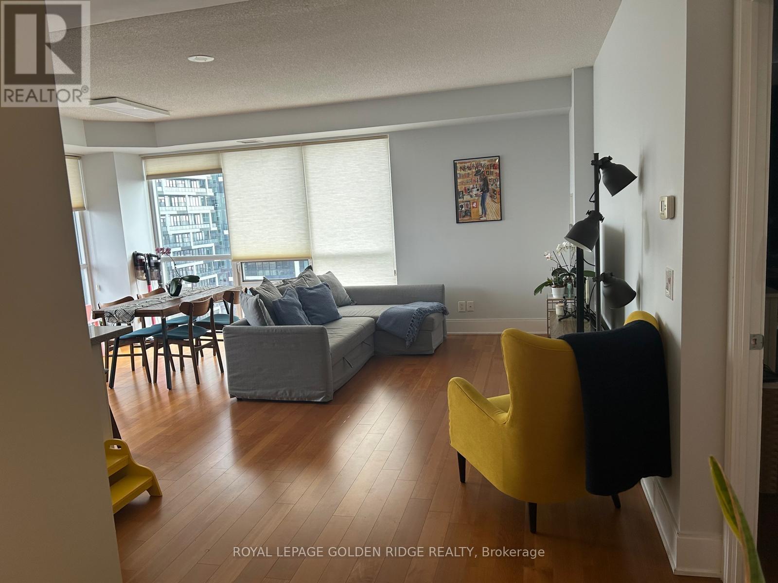 1921 - 70 ROEHAMPTON AVENUE, Toronto, Ontario