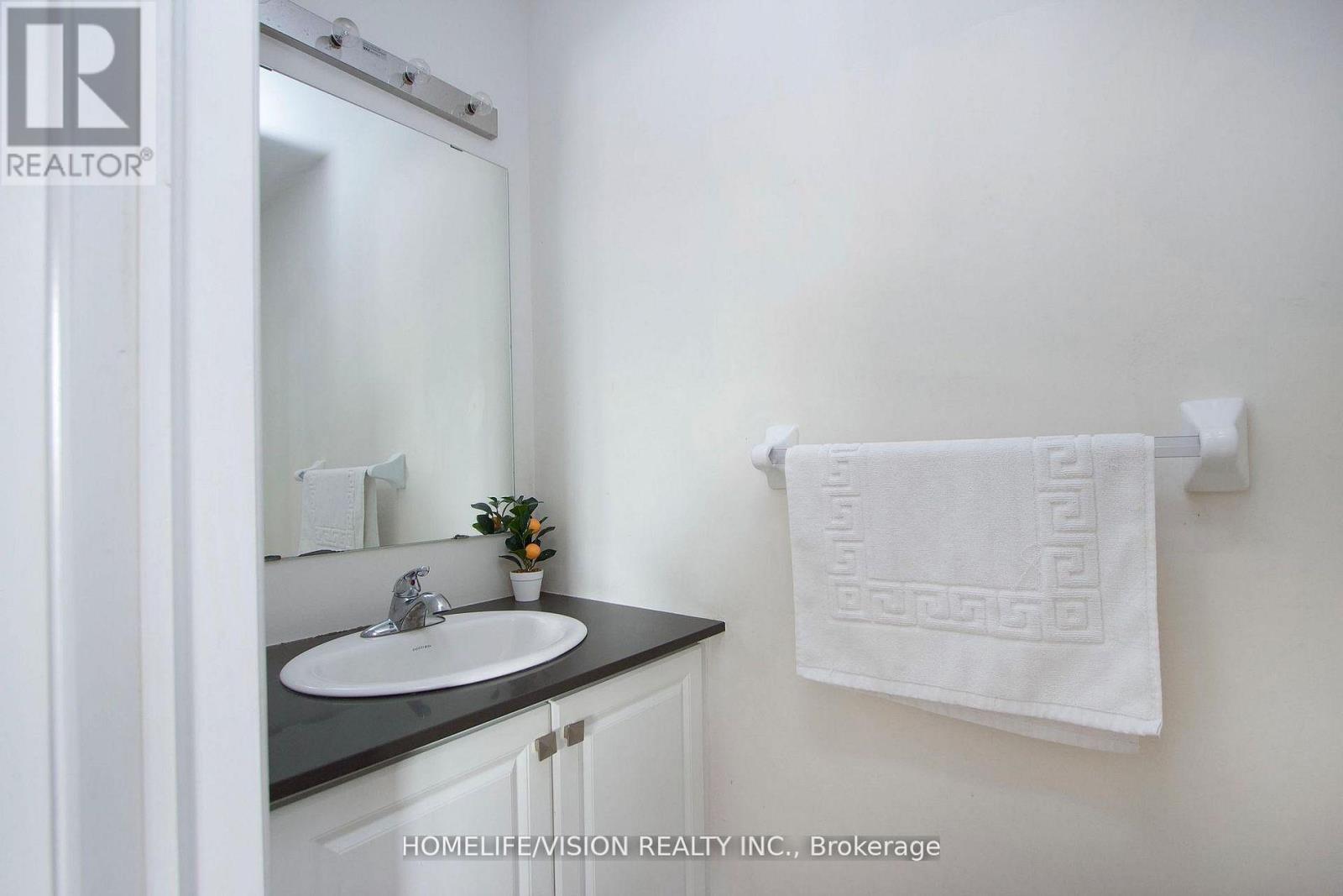 12 - 490 Beresford Path, Oshawa, Ontario  L1H 0B2 - Photo 10 - E12868904