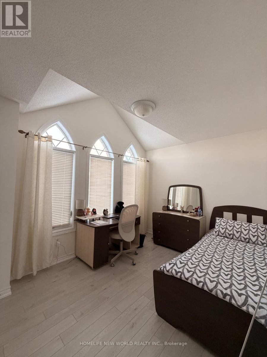 15 Hislop Drive, Markham, Ontario  L6B 0C6 - Photo 6 - N12868900