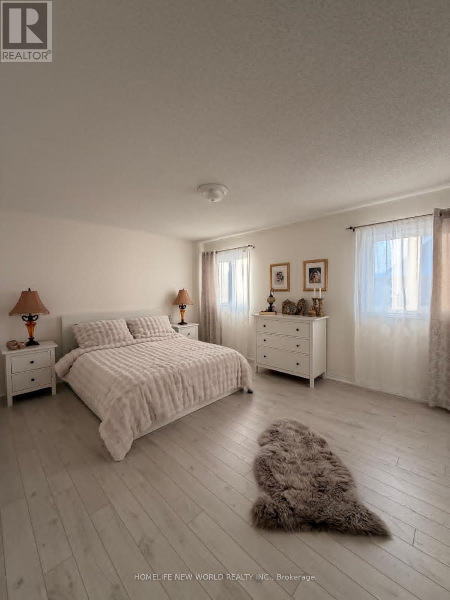 15 Hislop Drive, Markham, Ontario  L6B 0C6 - Photo 7 - N12868900