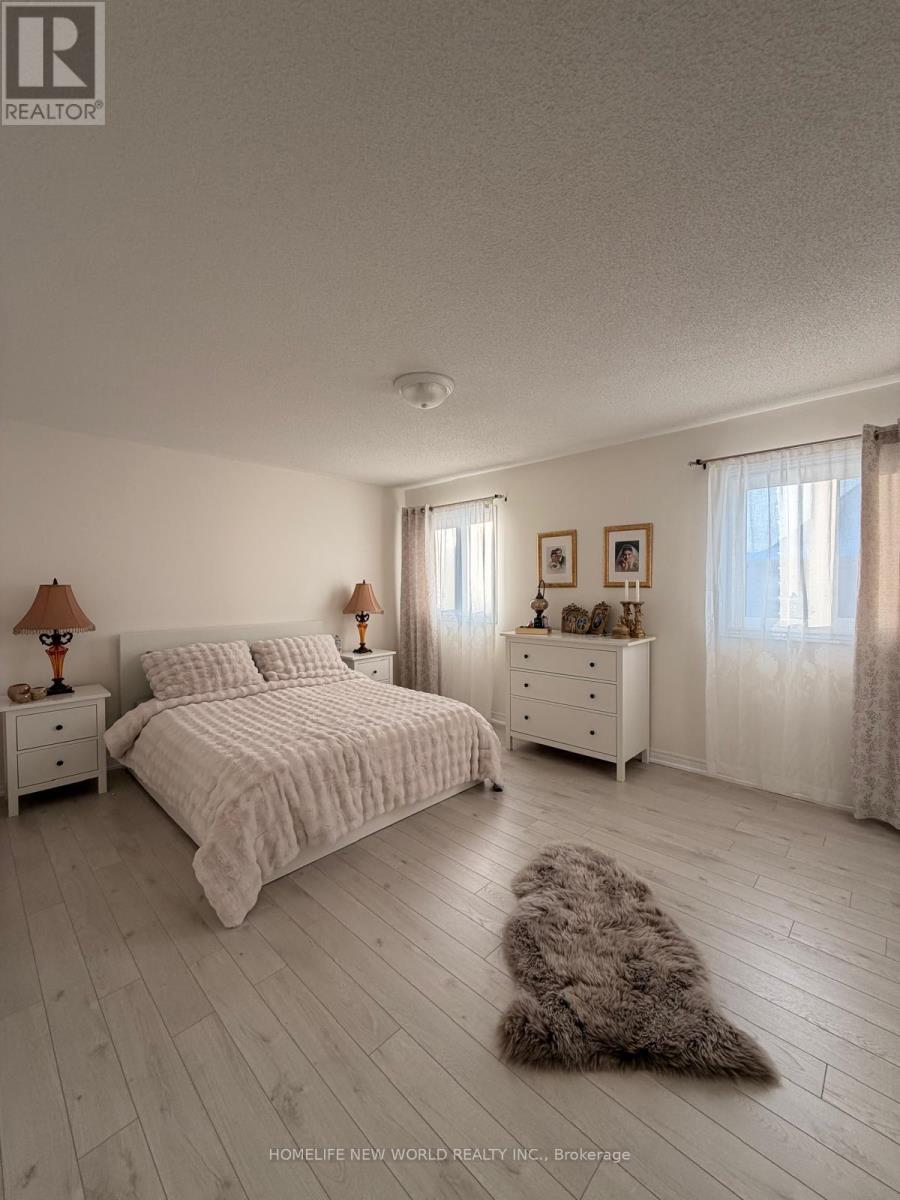 15 Hislop Drive, Markham, Ontario  L6B 0C6 - Photo 8 - N12868900