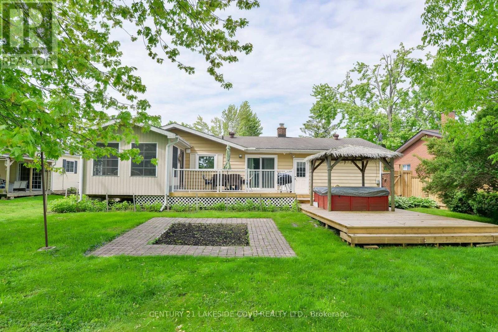 9 Pinetree Court, Ramara, Ontario  L0K 1B0 - Photo 3 - S12868902