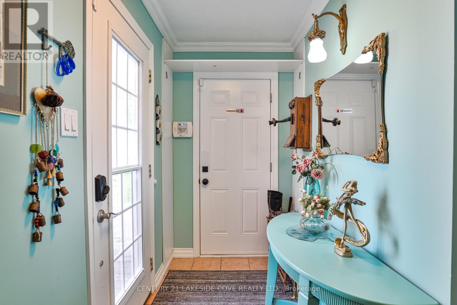 9 Pinetree Court, Ramara, Ontario  L0K 1B0 - Photo 7 - S12868902