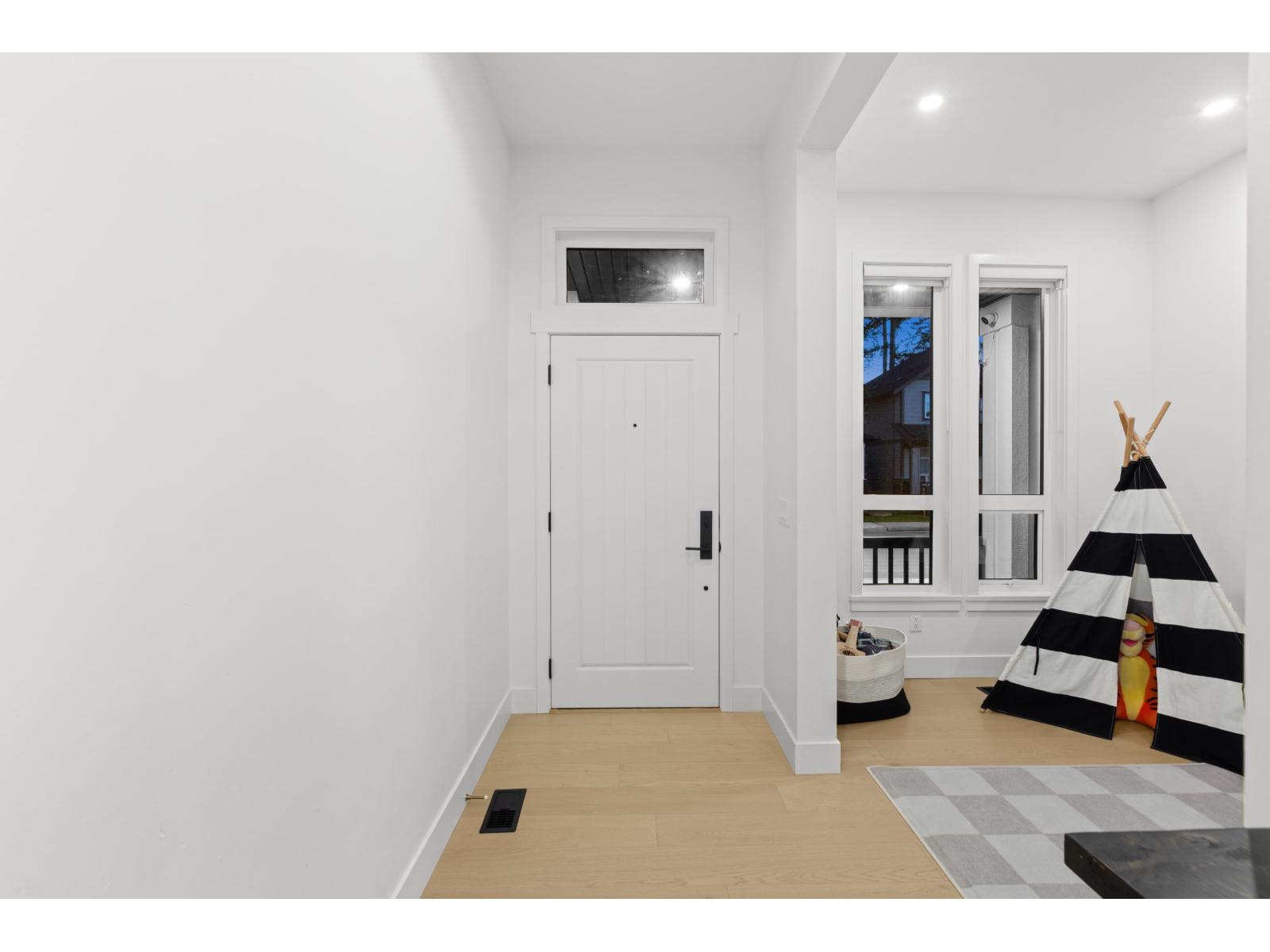 20545 77a Avenue, Langley, British Columbia  V2Y 1X3 - Photo 4 - R3098523