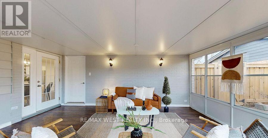 194 Sewell Drive, Oakville, Ontario  L6H 1E4 - Photo 13 - W12868884