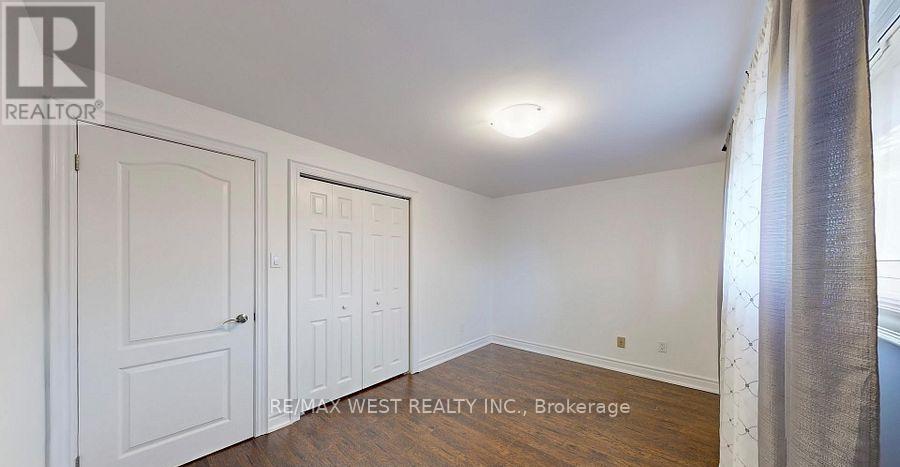 194 Sewell Drive, Oakville, Ontario  L6H 1E4 - Photo 17 - W12868884