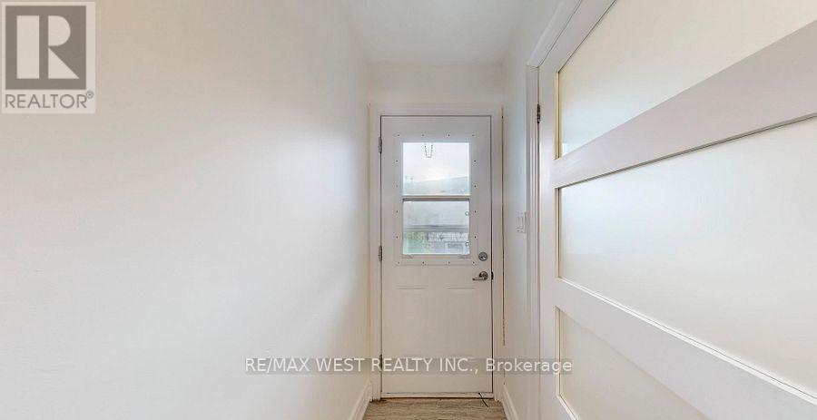 194 Sewell Drive, Oakville, Ontario  L6H 1E4 - Photo 18 - W12868884