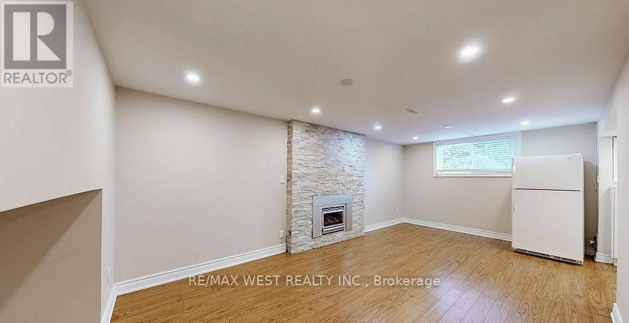 194 Sewell Drive, Oakville, Ontario  L6H 1E4 - Photo 19 - W12868884