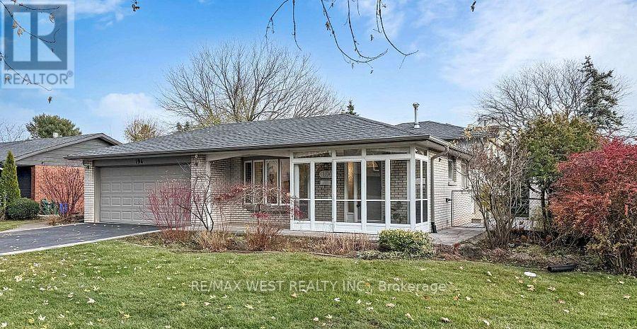 194 Sewell Drive, Oakville, Ontario  L6H 1E4 - Photo 2 - W12868884