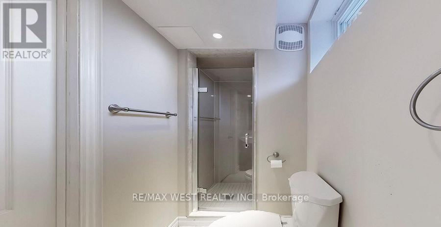 194 Sewell Drive, Oakville, Ontario  L6H 1E4 - Photo 22 - W12868884