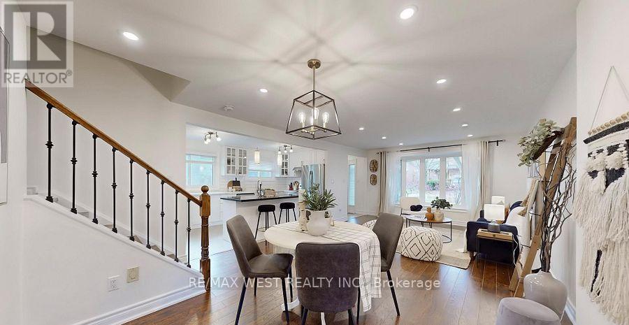 194 Sewell Drive, Oakville, Ontario  L6H 1E4 - Photo 5 - W12868884