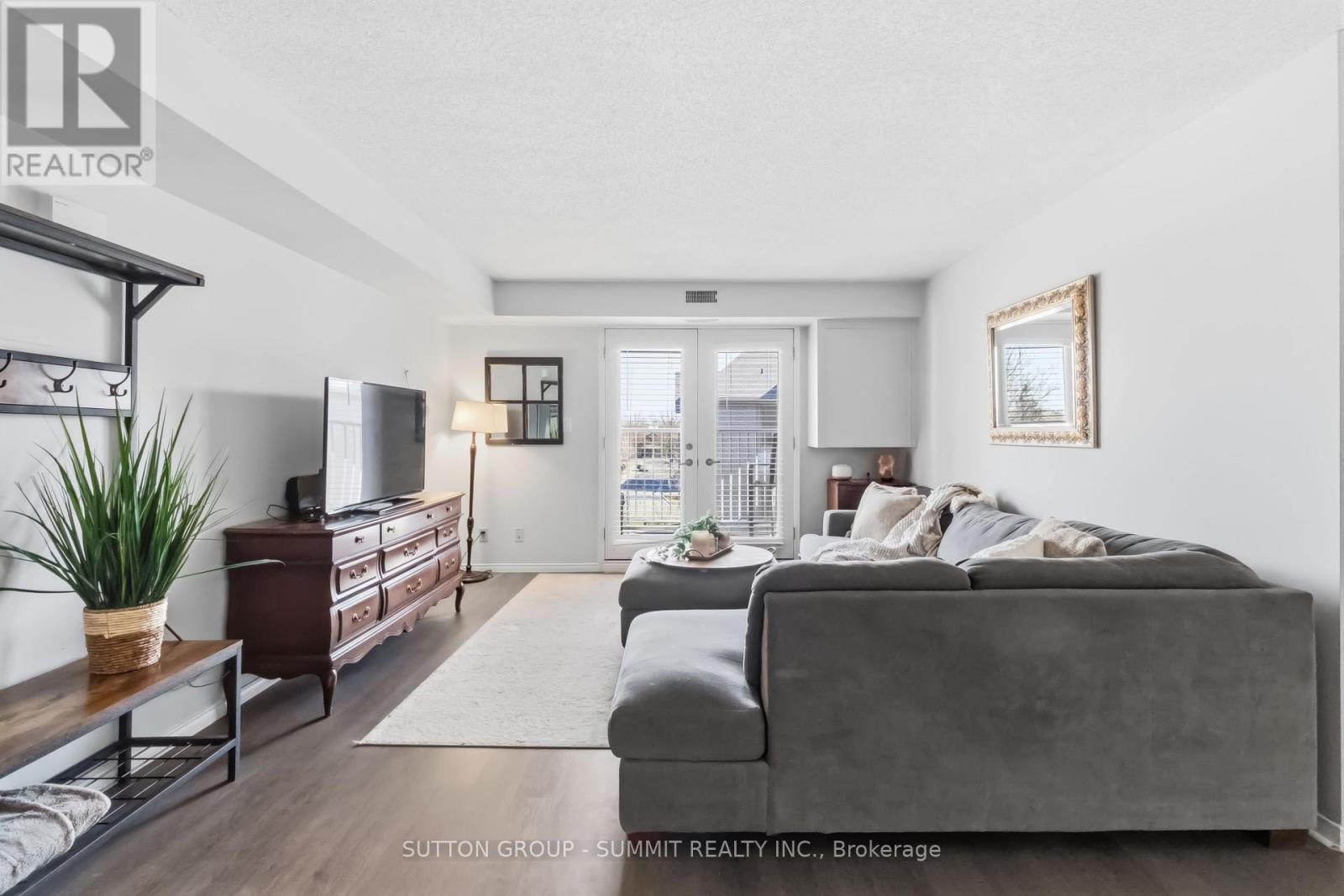 307 - 2010 Cleaver Avenue, Burlington, Ontario  L7M 4C1 - Photo 4 - W12868926