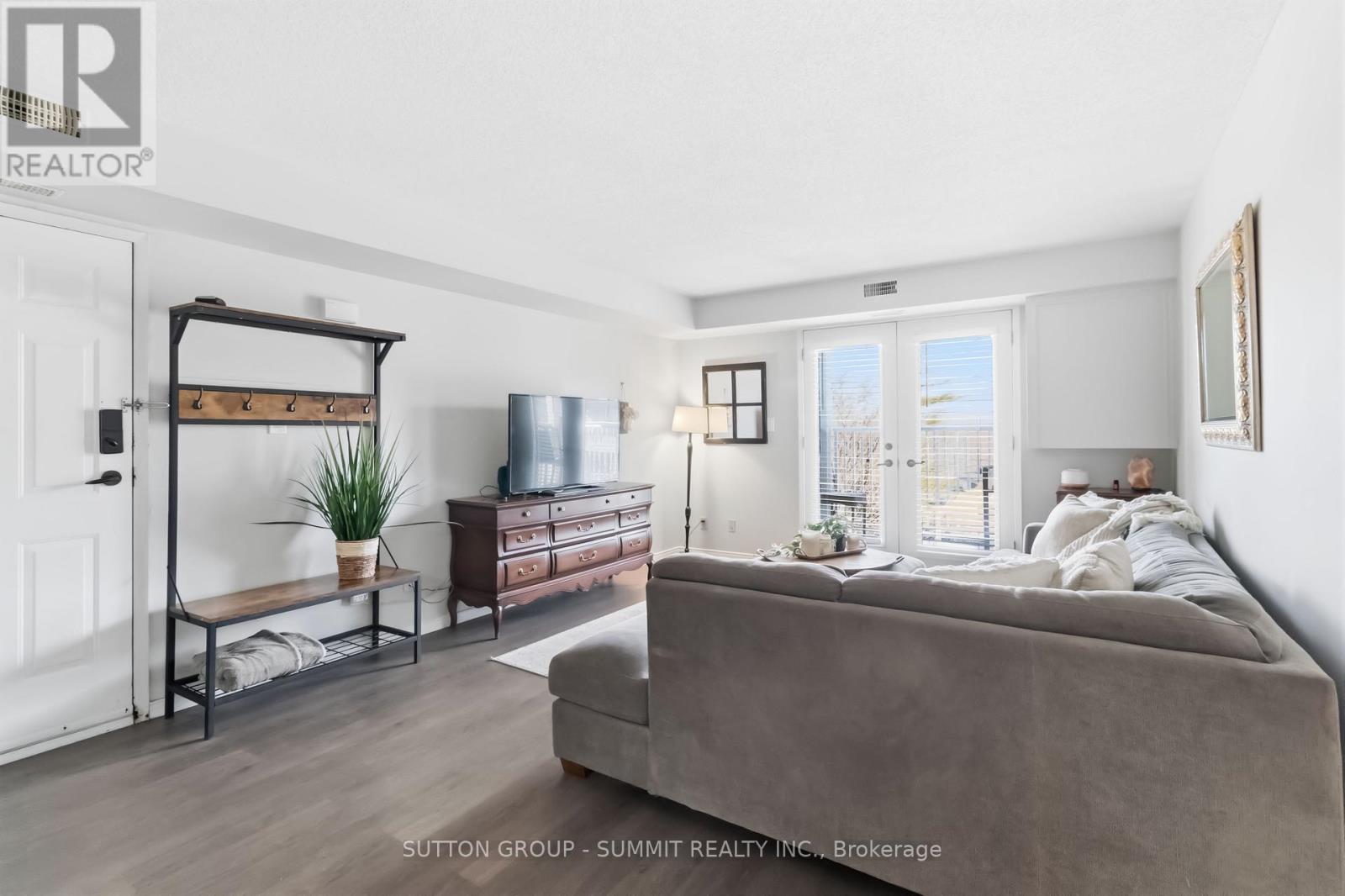 307 - 2010 Cleaver Avenue, Burlington, Ontario  L7M 4C1 - Photo 5 - W12868926