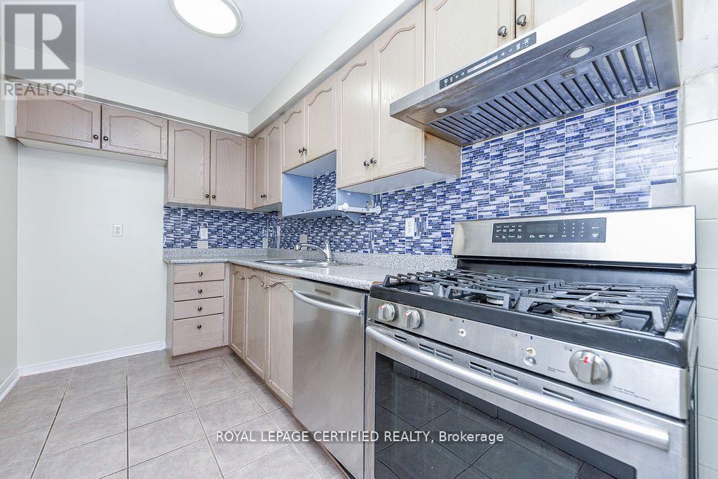 15 Tinsmith Street, Brampton, Ontario  L7A 1N3 - Photo 17 - W12868932