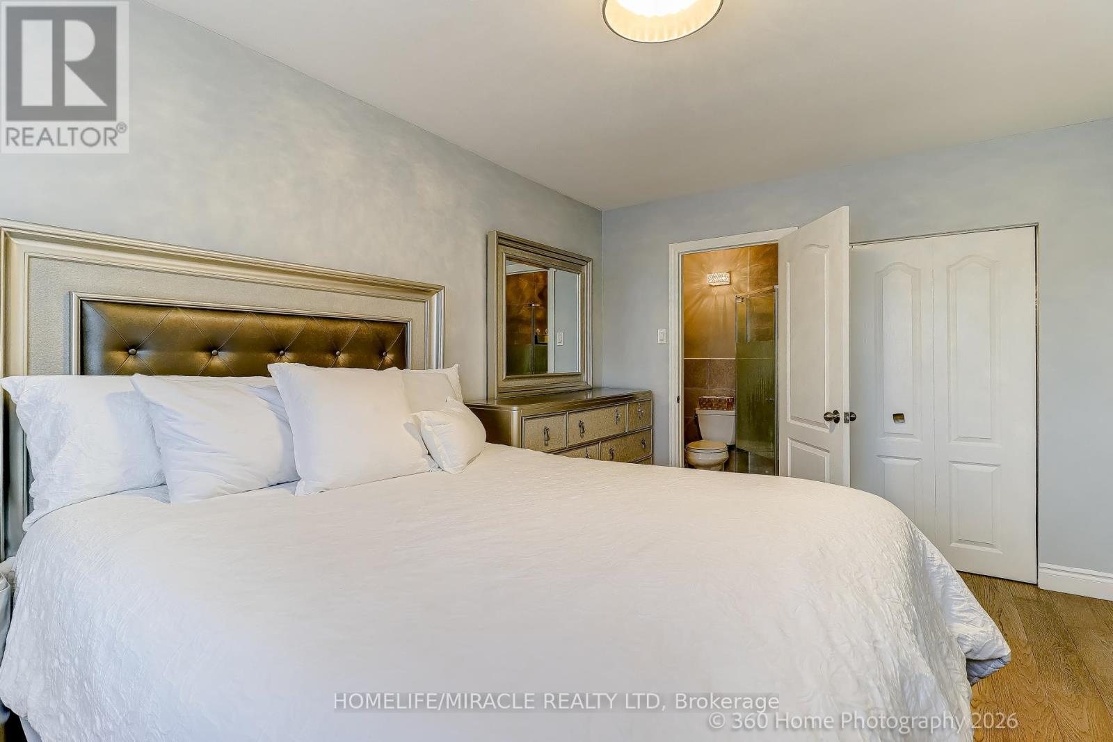 78 Cherrylawn Avenue, Toronto, Ontario  M9L 2B5 - Photo 18 - W12868940