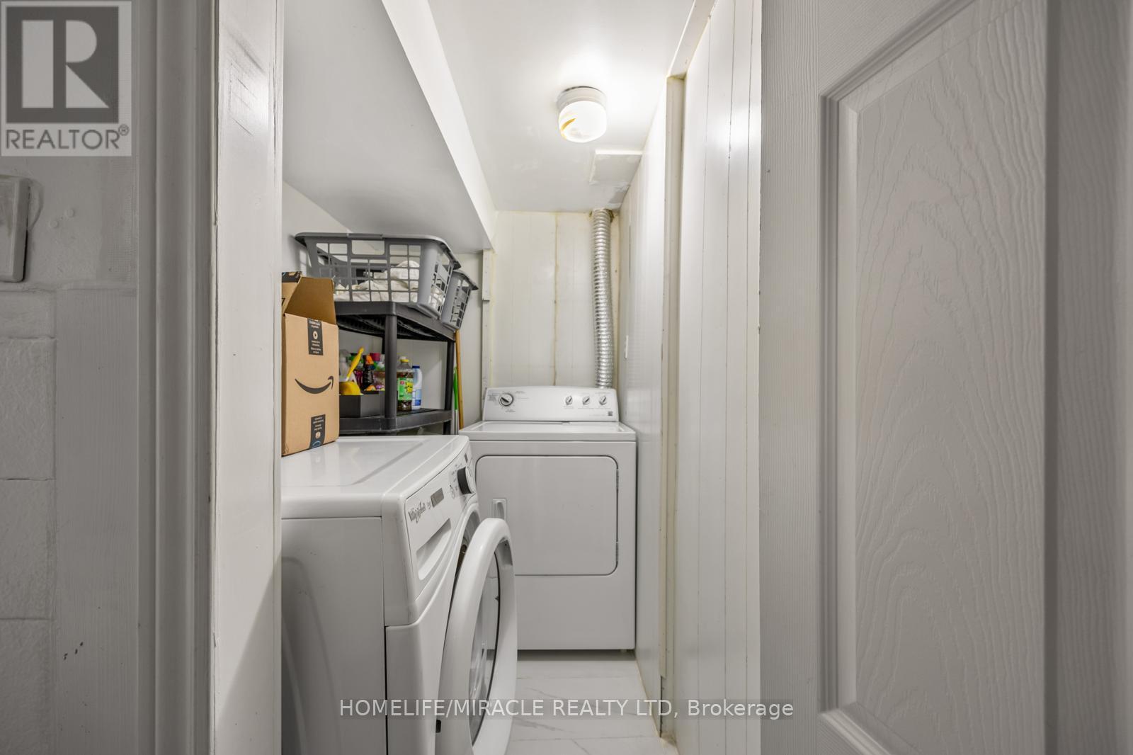 78 Cherrylawn Avenue, Toronto, Ontario  M9L 2B5 - Photo 30 - W12868940