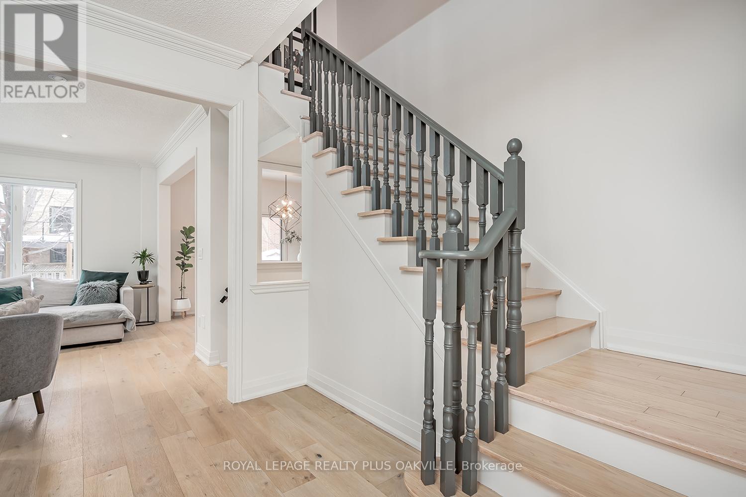 2083 Jaguar Lane, Oakville, Ontario  L6M 4R5 - Photo 11 - W12868950