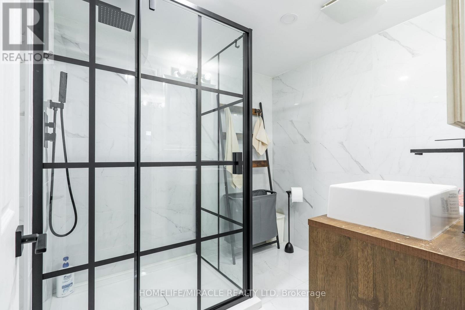 6696 Huggins Street, Niagara Falls, Ontario  L2J 1H7 - Photo 37 - X12868918