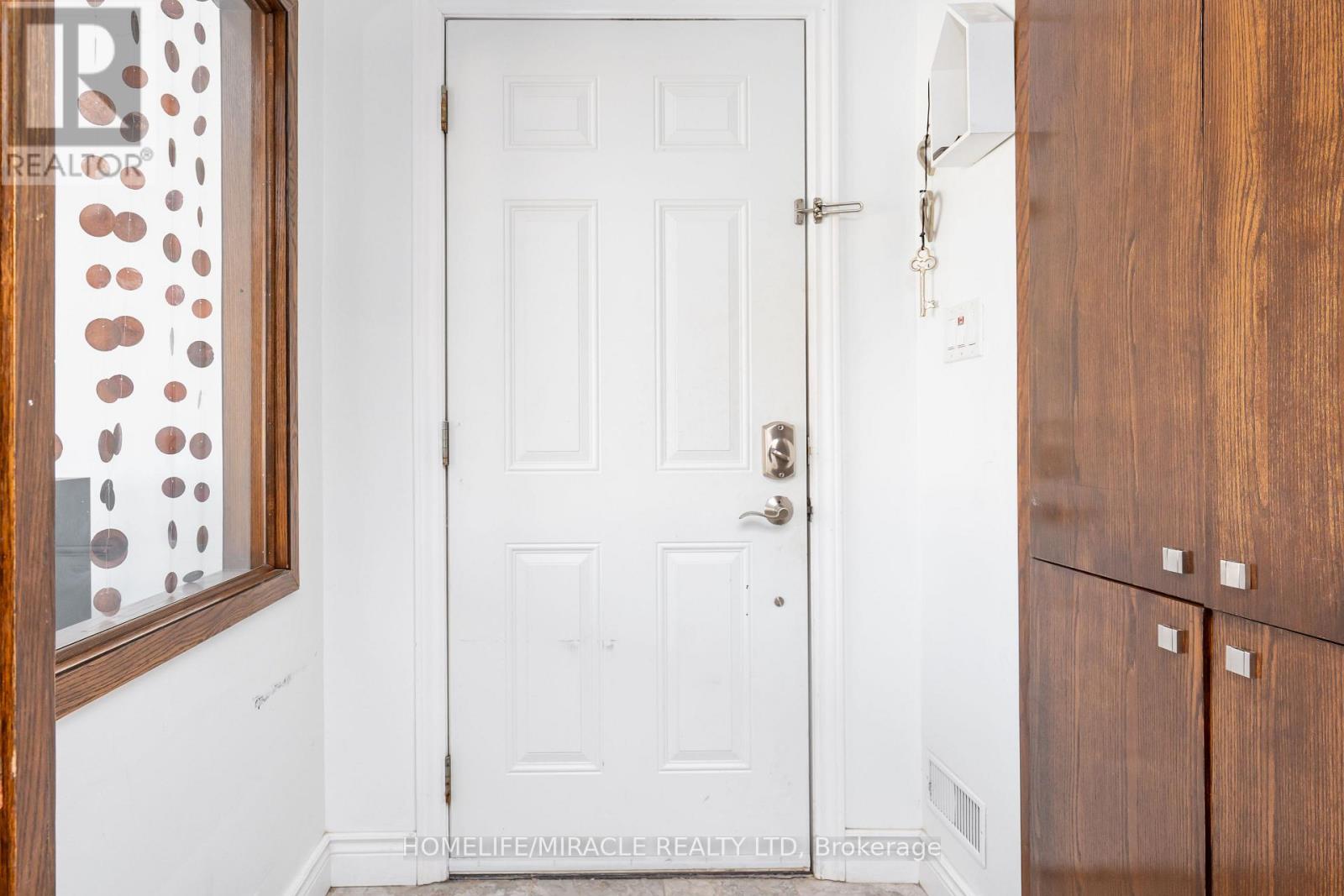 6696 Huggins Street, Niagara Falls, Ontario  L2J 1H7 - Photo 5 - X12868918