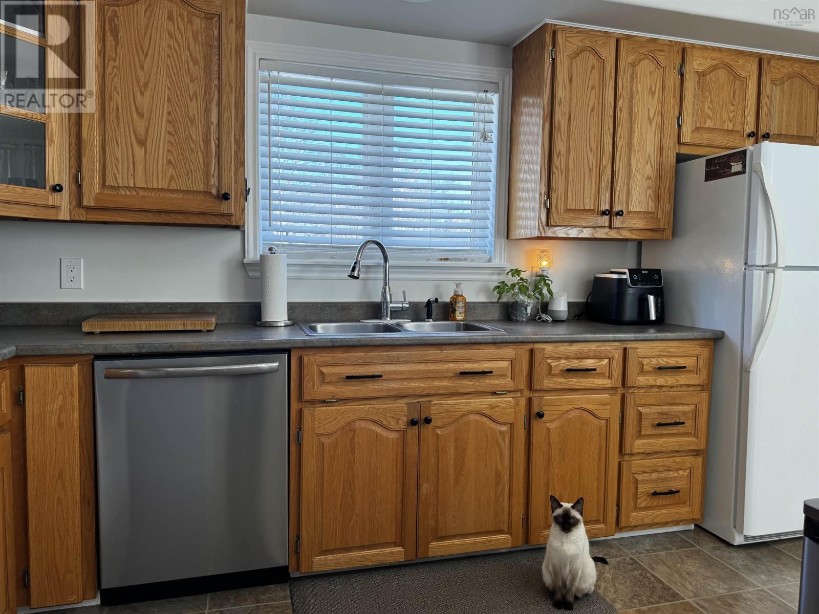 75 Lower Maclean Street, Glace Bay, Nova Scotia  B1A 2K9 - Photo 18 - 202604279