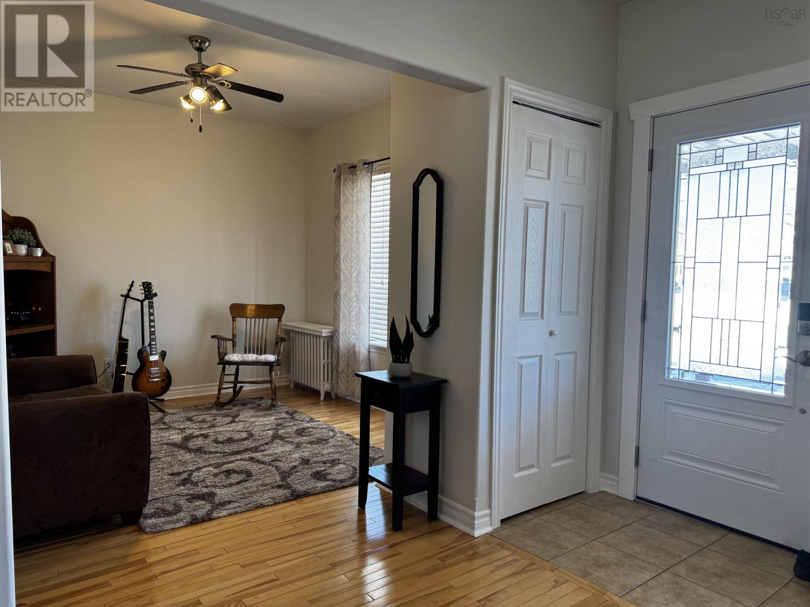 75 Lower Maclean Street, Glace Bay, Nova Scotia  B1A 2K9 - Photo 3 - 202604279