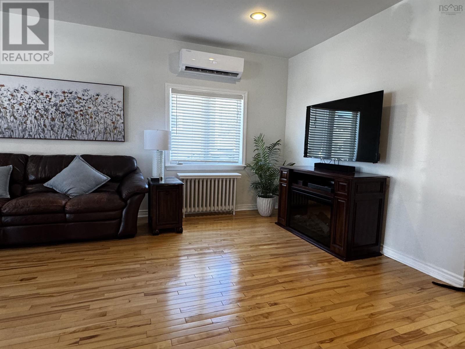 75 Lower Maclean Street, Glace Bay, Nova Scotia  B1A 2K9 - Photo 8 - 202604279