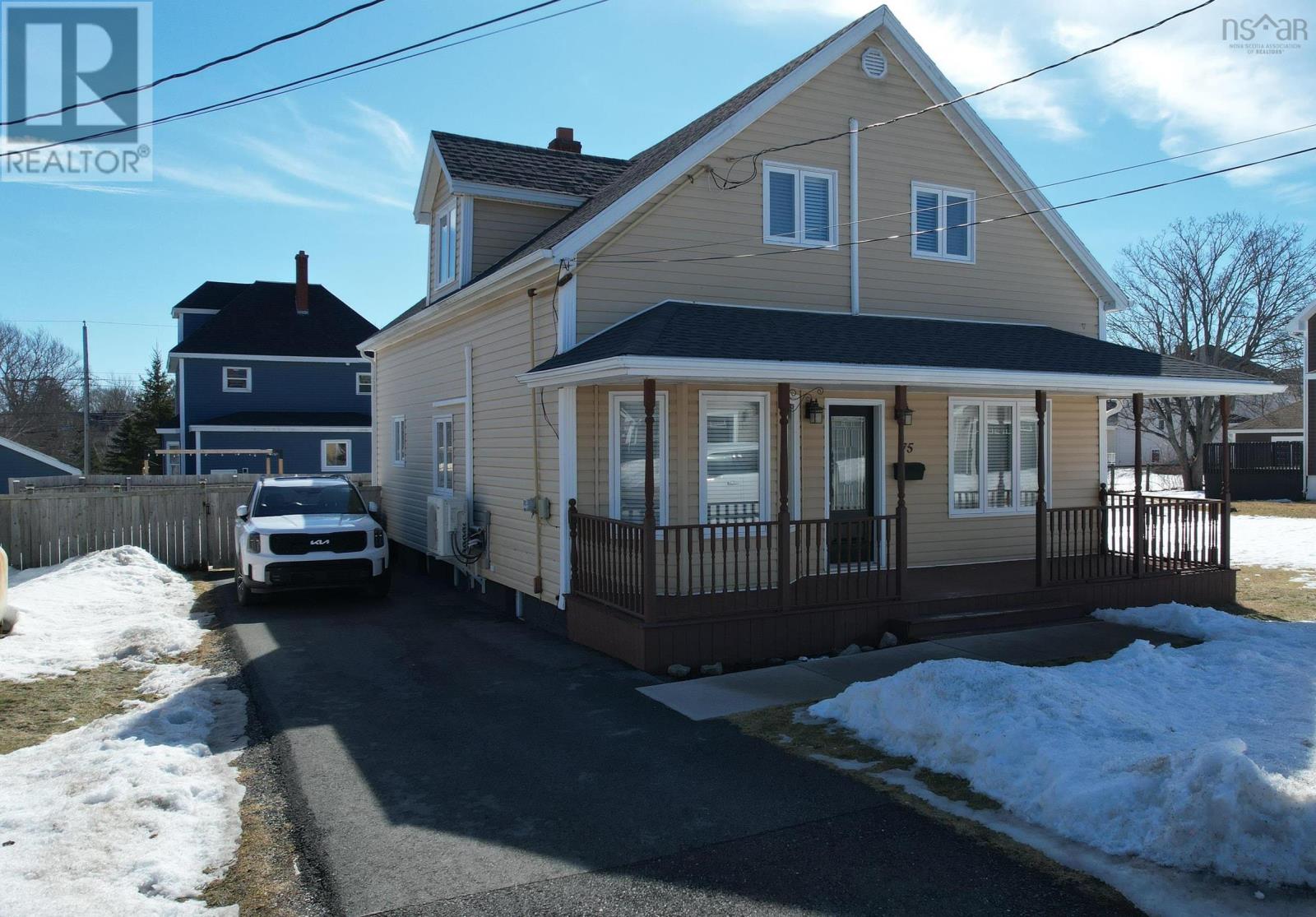 75 Lower Maclean Street, Glace Bay, Nova Scotia  B1A 2K9 - Photo 2 - 202604279