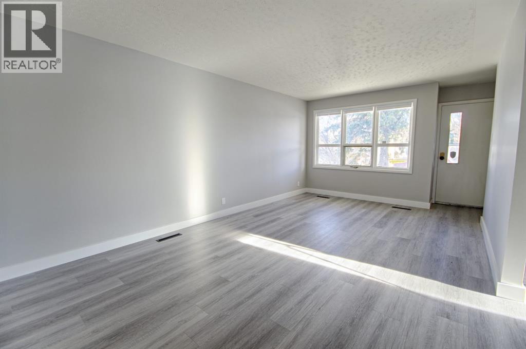 1118 8 Street N, Lethbridge, Alberta  T1H 1Z4 - Photo 2 - A2277870