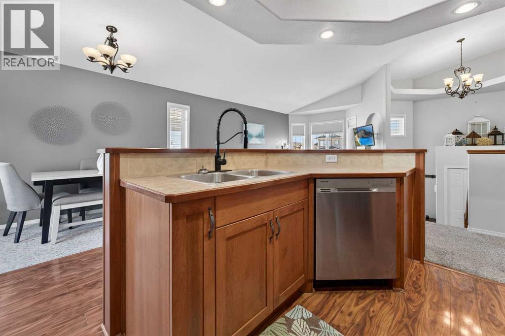 210 Firelight Crescent W, Lethbridge, Alberta  T1J 4W1 - Photo 14 - A2289625