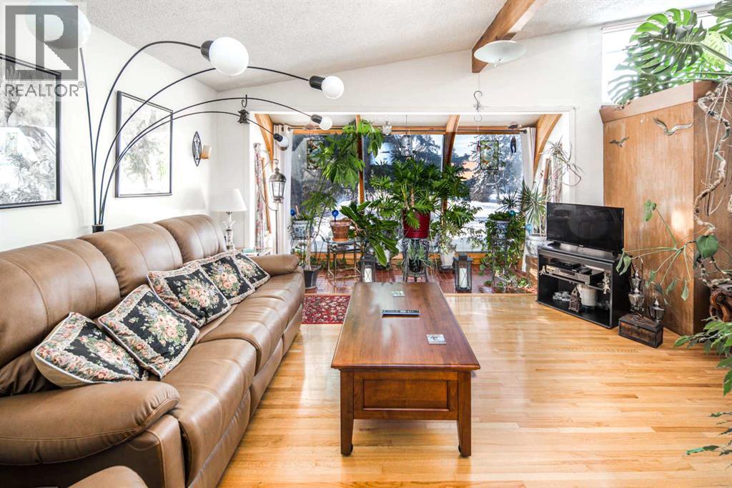 4012 Varsity Drive Nw, Calgary, Alberta  T3A 0Z6 - Photo 4 - A2287820