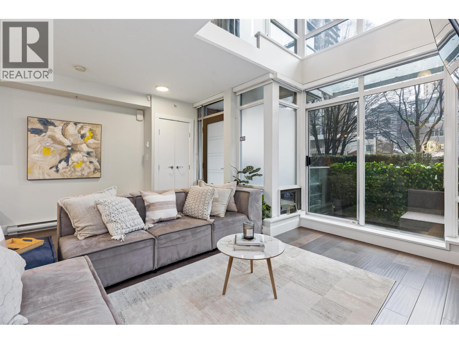 863 Richards Street, Vancouver, British Columbia  V6B 3B4 - Photo 3 - R3097498