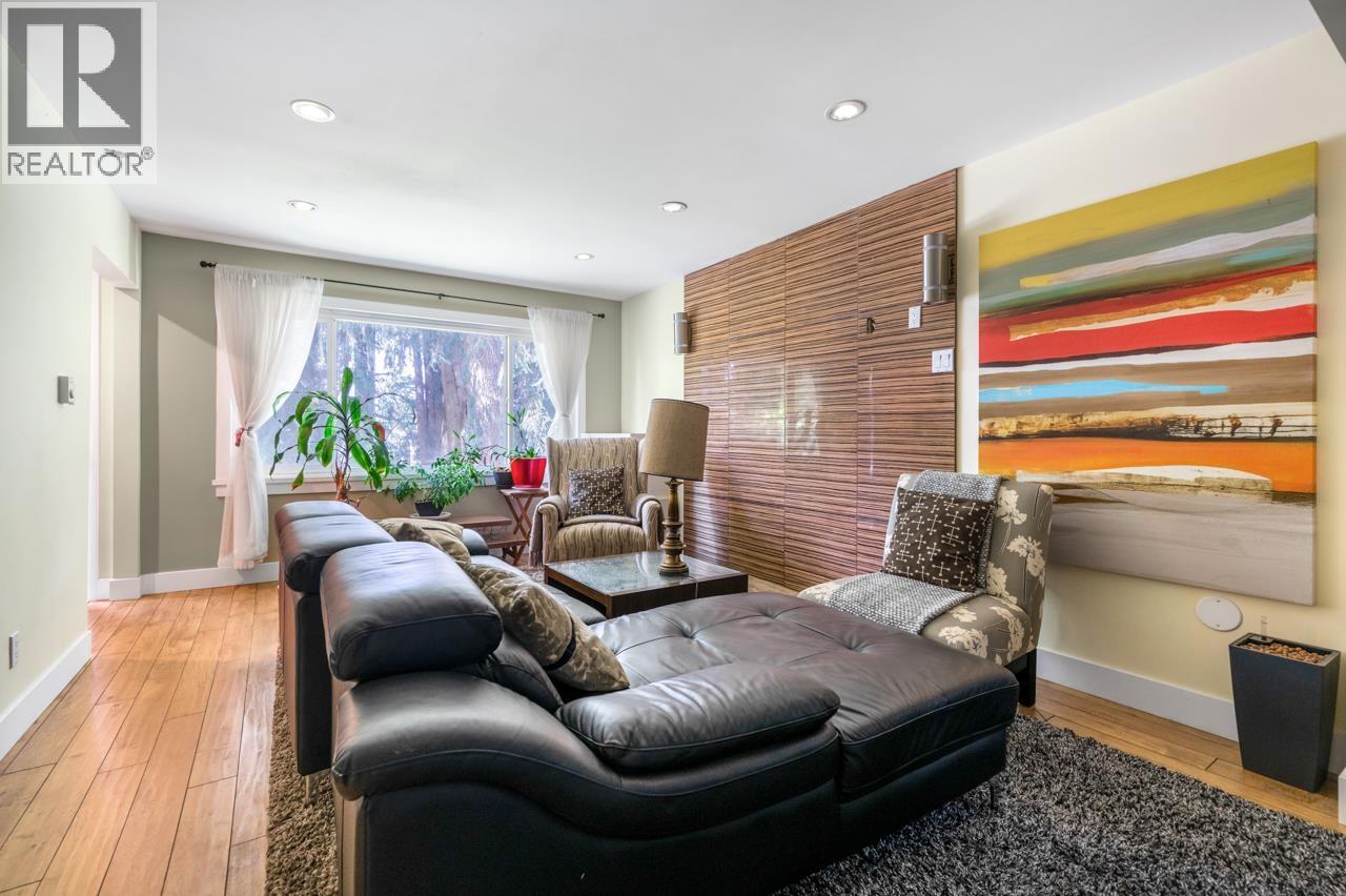 7814 Rosewood Street, Burnaby, British Columbia  V5E 2H1 - Photo 3 - R3082766