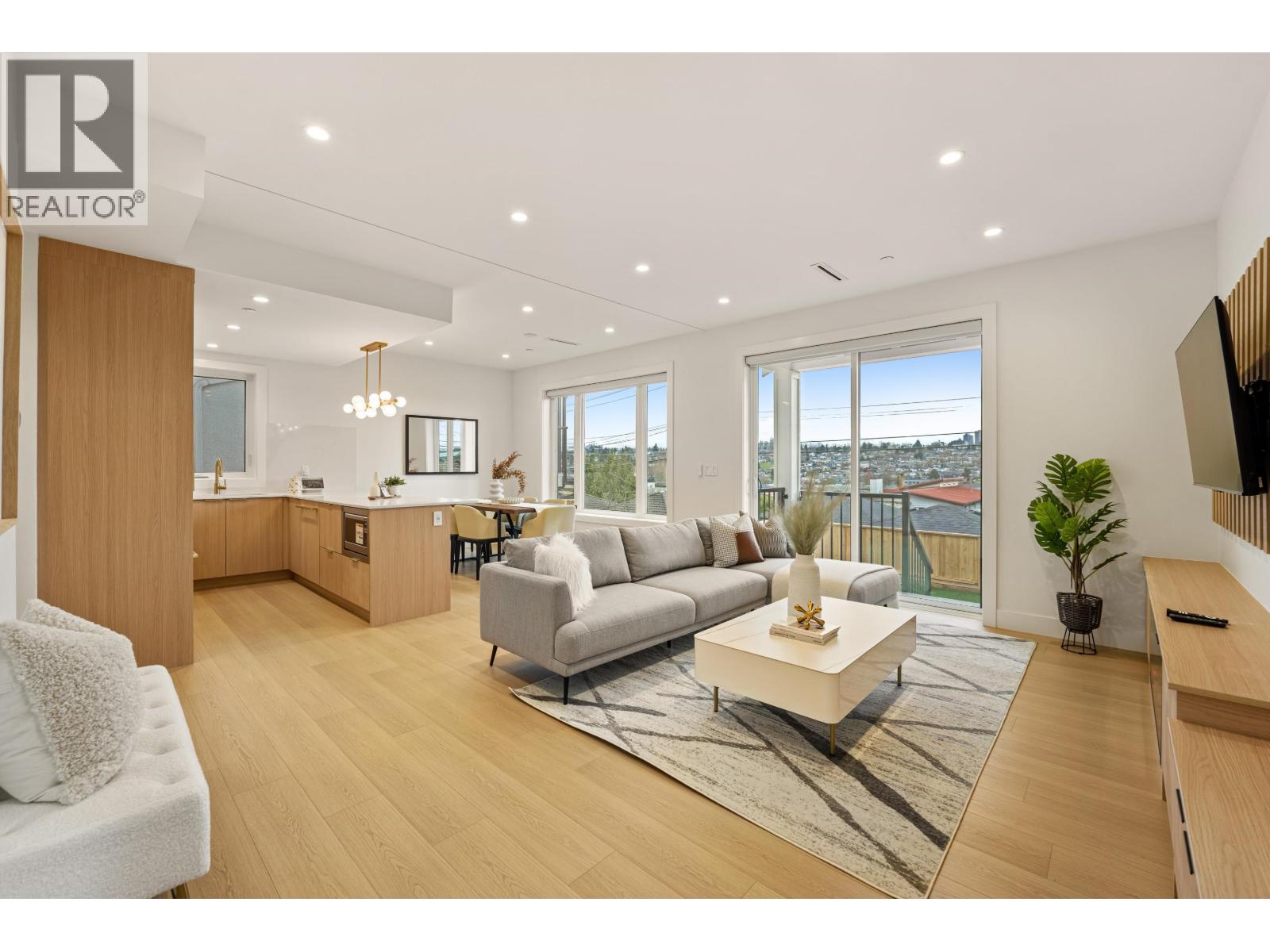 3156-2 E 8th Avenue, Vancouver, British Columbia  V5M 1X6 - Photo 2 - R3097986