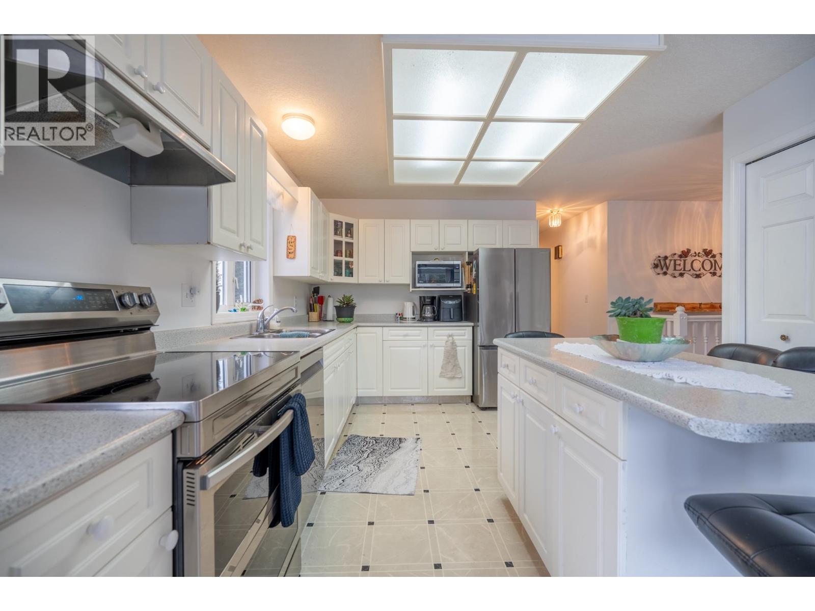 9805 Ridgetop Drive, Prince George, British Columbia  V2N 6V5 - Photo 5 - R3098484