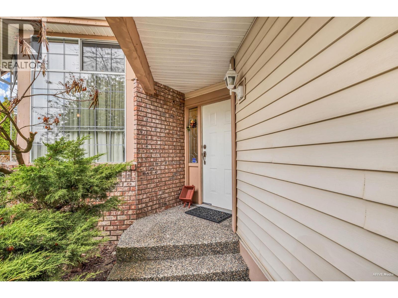 2713 Mara Drive, Coquitlam, British Columbia  V3C 5L6 - Photo 5 - R3098295