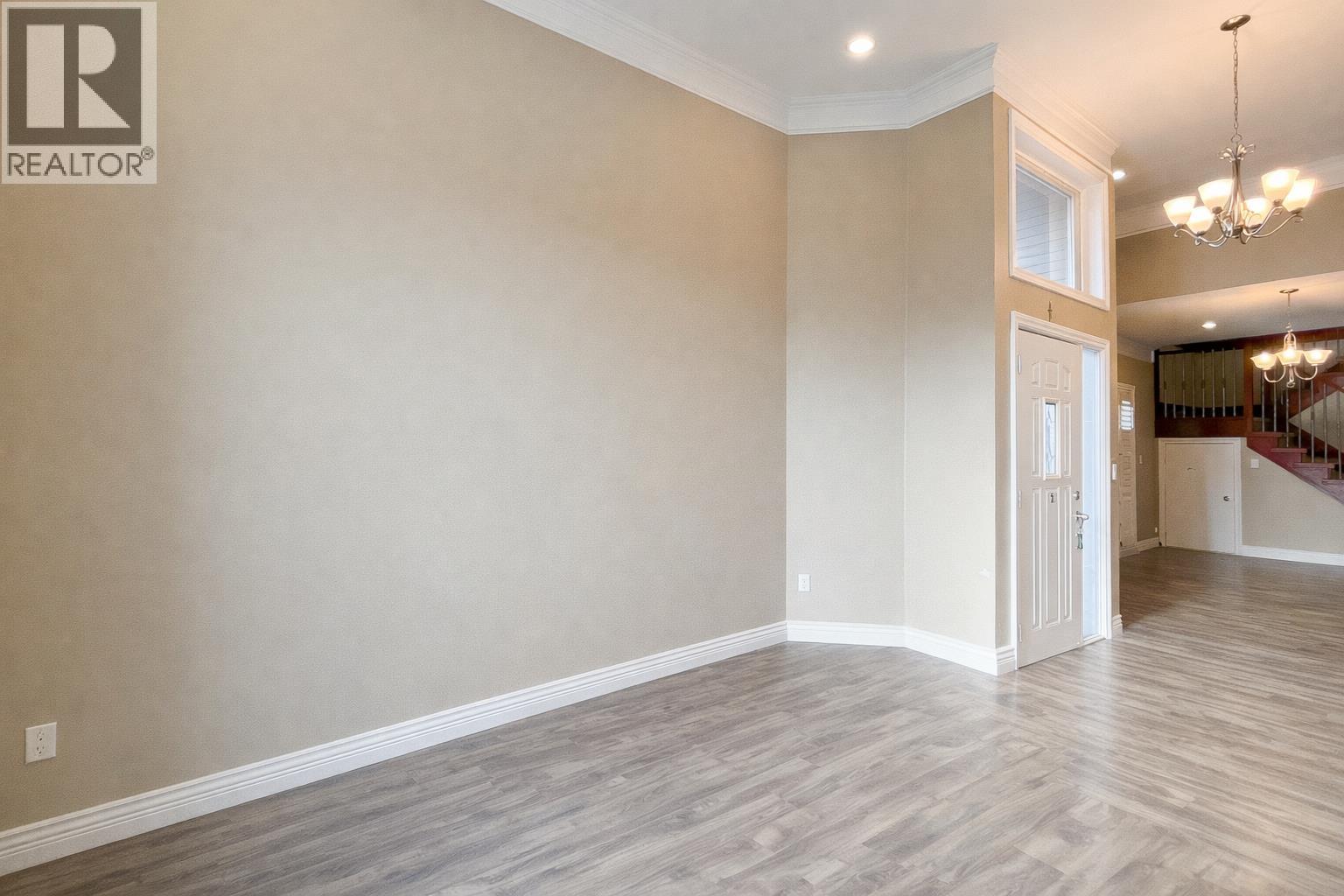 6916 Cunningham Court, Burnaby, British Columbia  V5E 0B1 - Photo 3 - R3098521