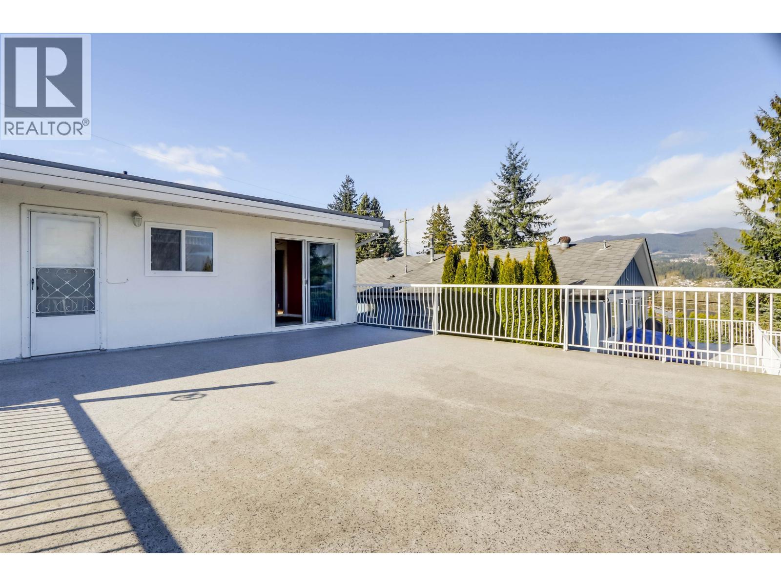 1011 Palmdale Street, Coquitlam, British Columbia  V3C 3R3 - Photo 12 - R3098531