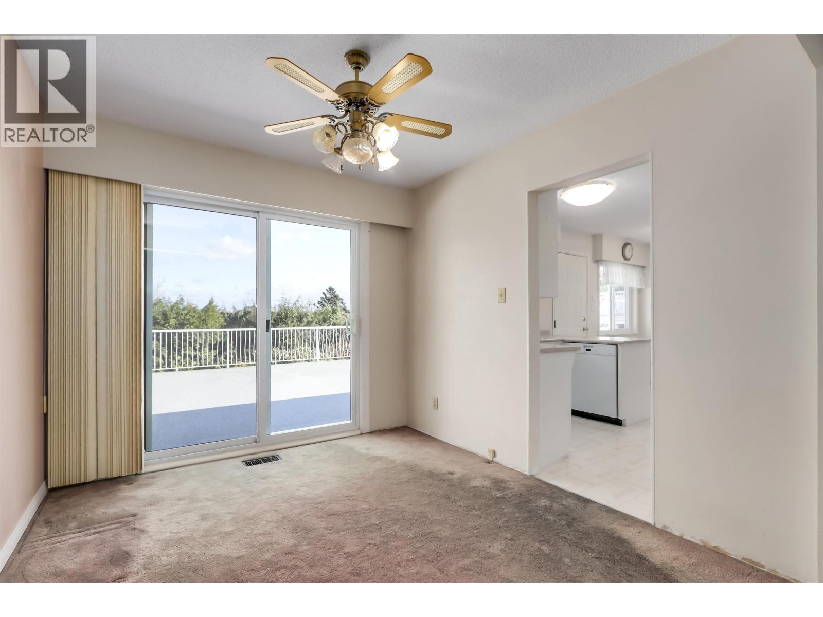 1011 Palmdale Street, Coquitlam, British Columbia  V3C 3R3 - Photo 7 - R3098531