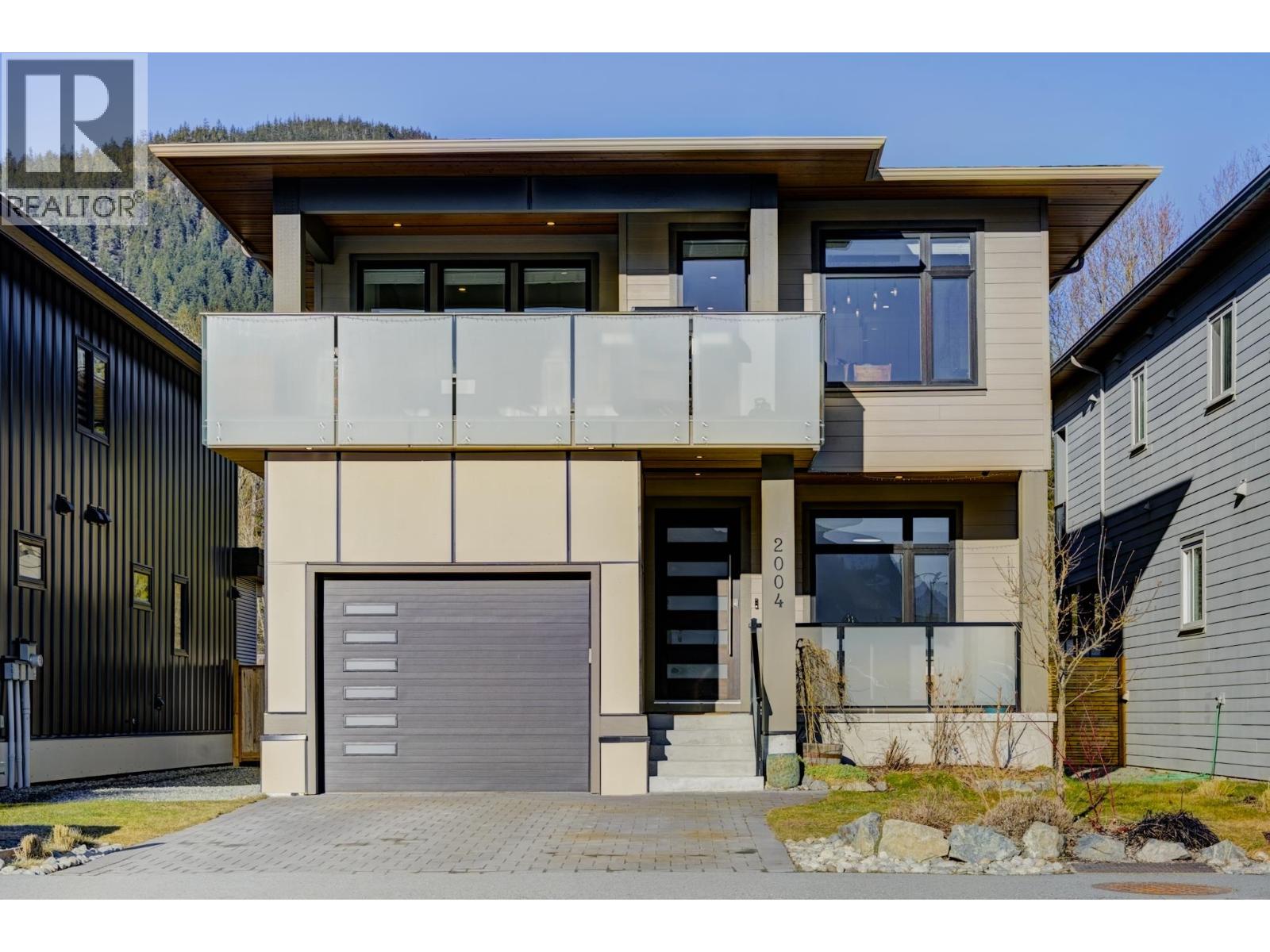 2004 Tiyata Boulevard, Pemberton, British Columbia  V0N 2L0 - Photo 1 - R3098538