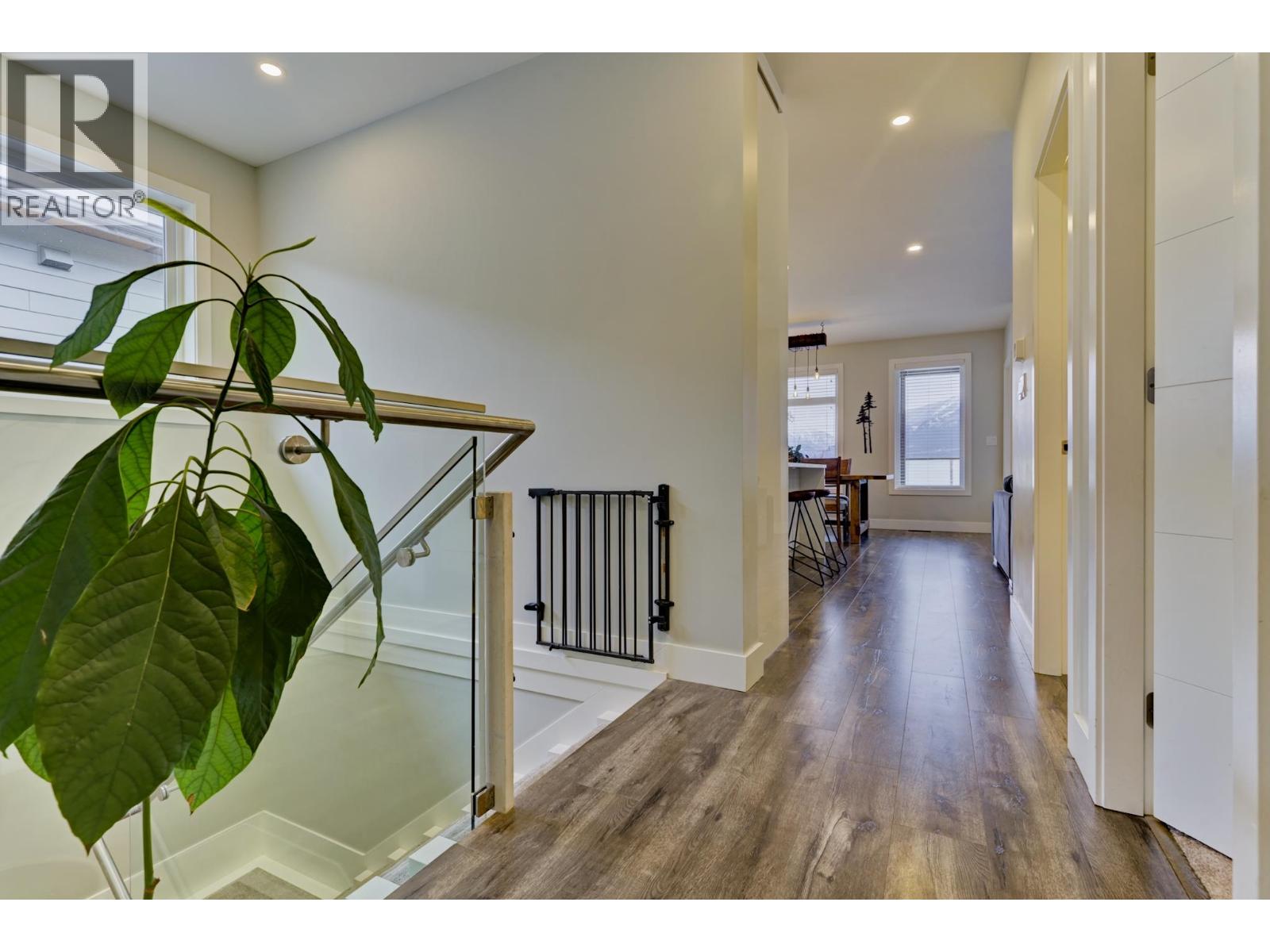 2004 Tiyata Boulevard, Pemberton, British Columbia  V0N 2L0 - Photo 13 - R3098538