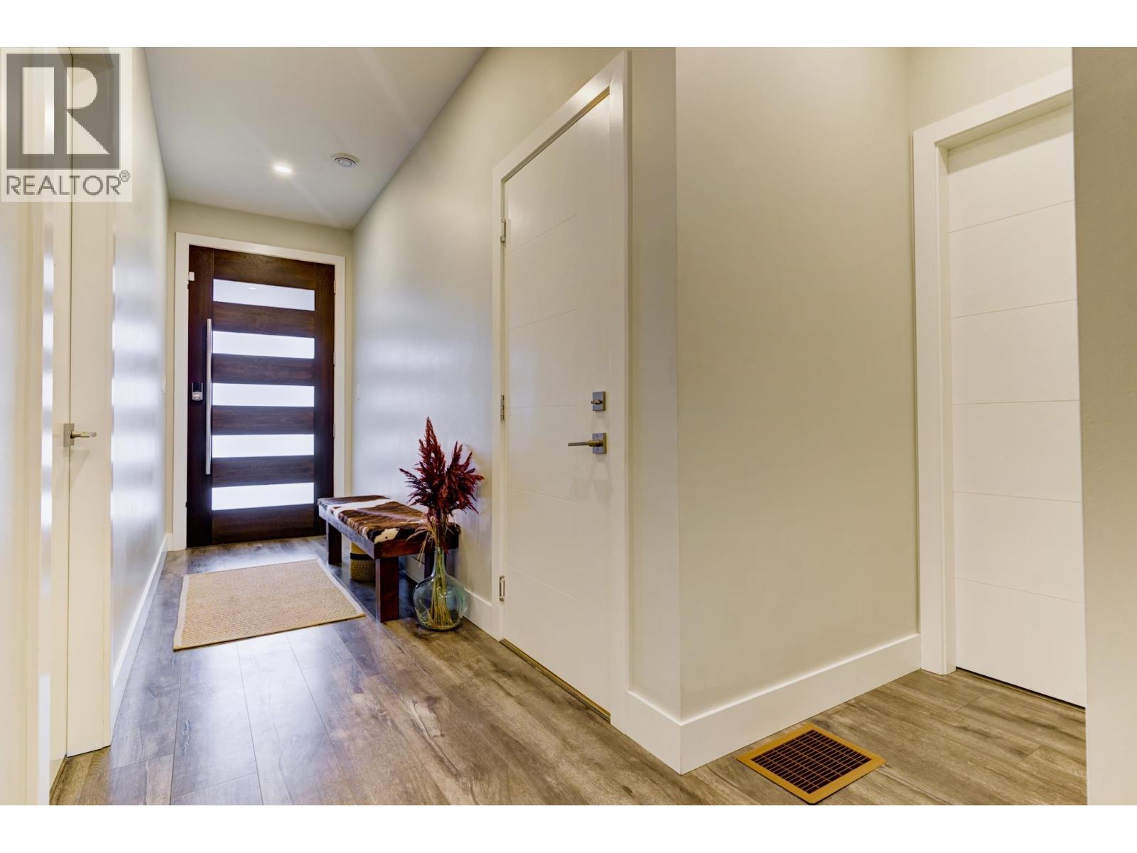 2004 Tiyata Boulevard, Pemberton, British Columbia  V0N 2L0 - Photo 21 - R3098538