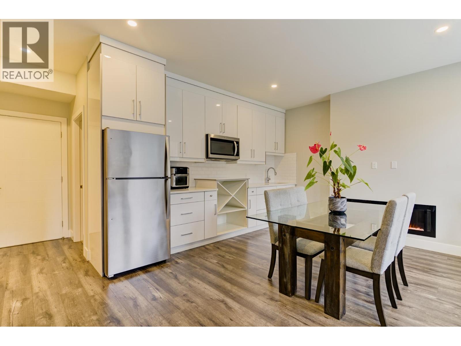 2004 Tiyata Boulevard, Pemberton, British Columbia  V0N 2L0 - Photo 23 - R3098538