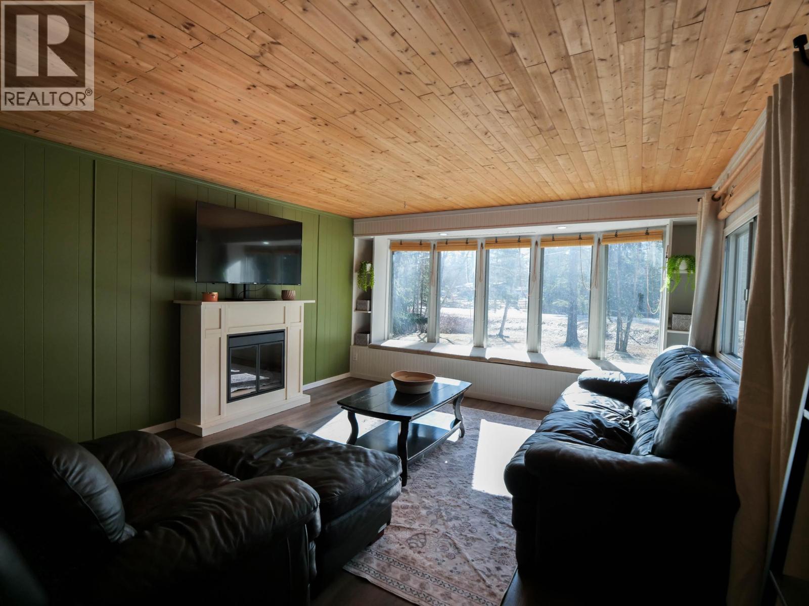 3079 Red Bluff Road, Quesnel, British Columbia  V2J 6C6 - Photo 2 - R3098562